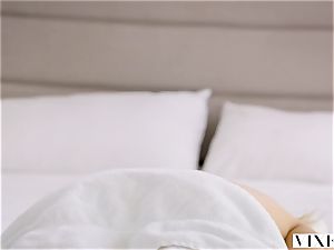 VIXEN Nicole Aniston Has hot predominant fuckfest On Vacation
