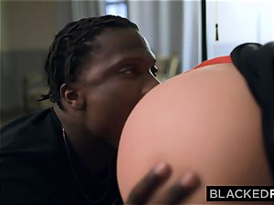 BLACKEDRAW bootylicious hottie pulverizes bbc hard On first-ever date